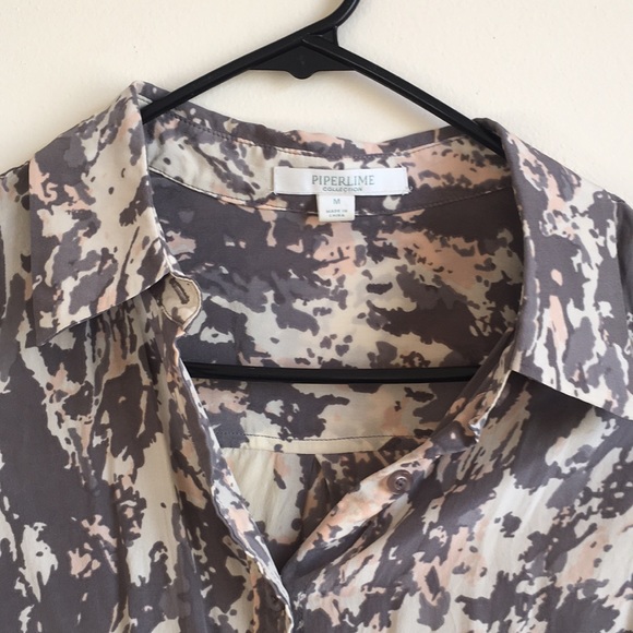 Piperlime long sleeve 100% silk Blouse in grey/pink print size M - Picture 2 of 7